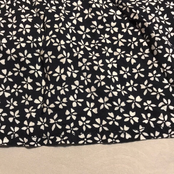 Brandy Melville Skirt - Picture 3 of 3